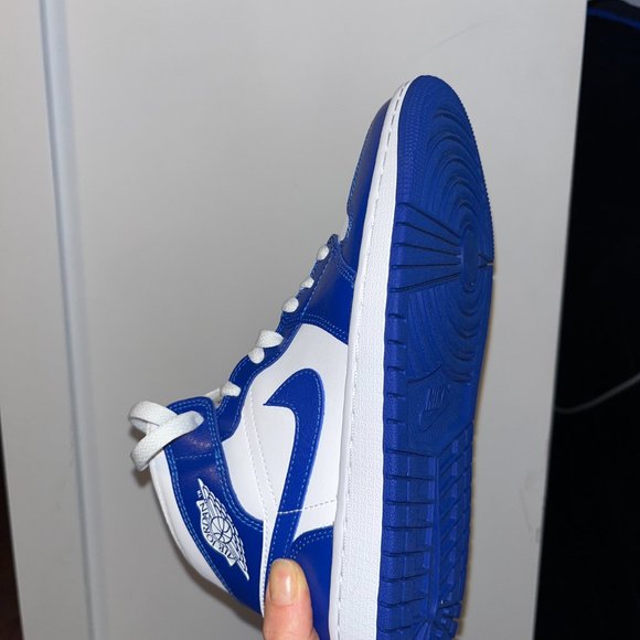 Nike Jordan Mids Blue & White Women's 6.5 - Picture 6 of 7